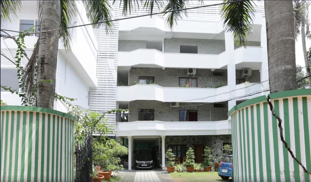 Heaven Gardens Hotel Kochi Екстериор снимка