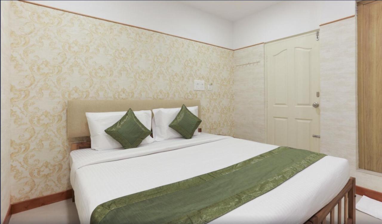 Heaven Gardens Hotel Kochi Екстериор снимка